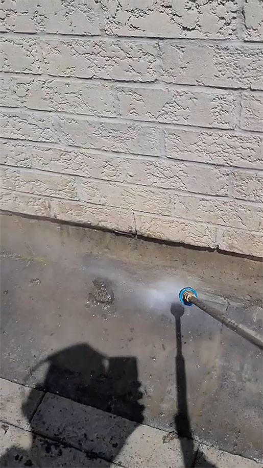 weed-debris-removal-from-interlock-pavers-powerwashing-pressurewashing-satisfying-pavers